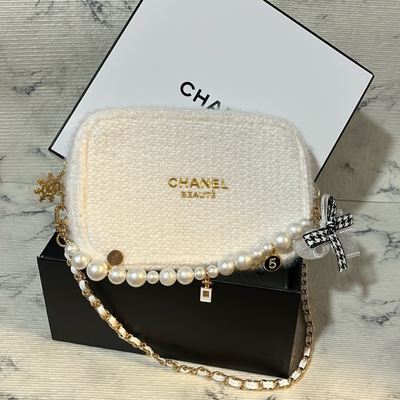 Chanel Beauty Tweed Pouch Converted To Shoulder Bag - Picture 9 of 13